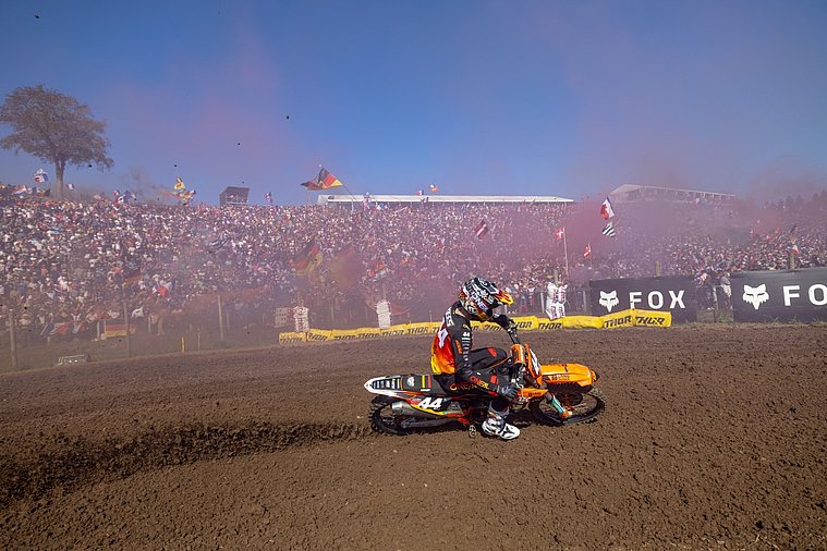 Valentin Kees zeigte einen soliden Einstand beim MXoN Valentin Kees auf dem Motorrad beim Rennen im französischen Ernée