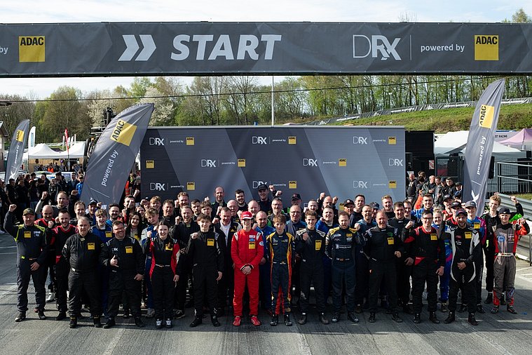Class of 2026 in einem Bild alle zusammen 