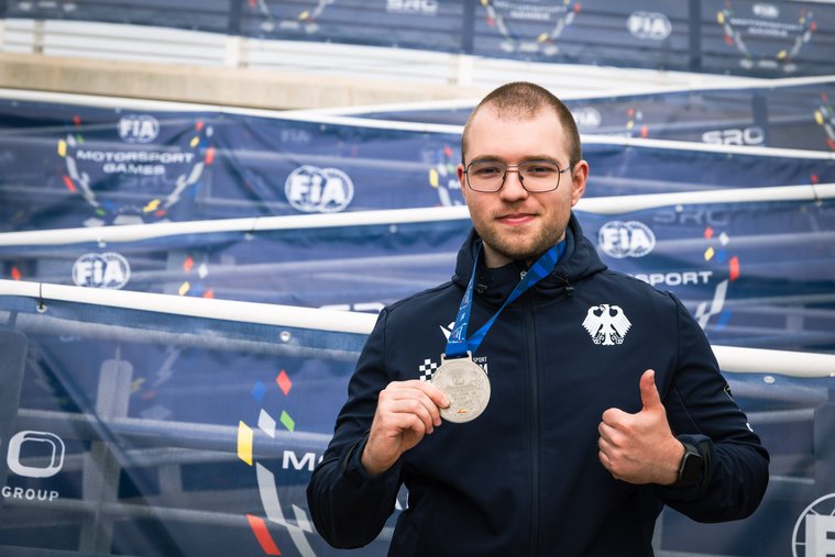FIA Motorsport Games 2024 - Niklas Houben, Esports F4 (SimRacing)