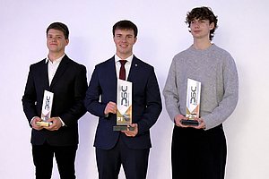 Sieger DSJM: Die Top 5 platzierten des Deutschen -Junior-Slalom-Cup 2025 (v.l.: Nico Gutzeit, Max Weber, Elia Daub; nicht anwesend: Maximilian Stief, Philip Weber)
