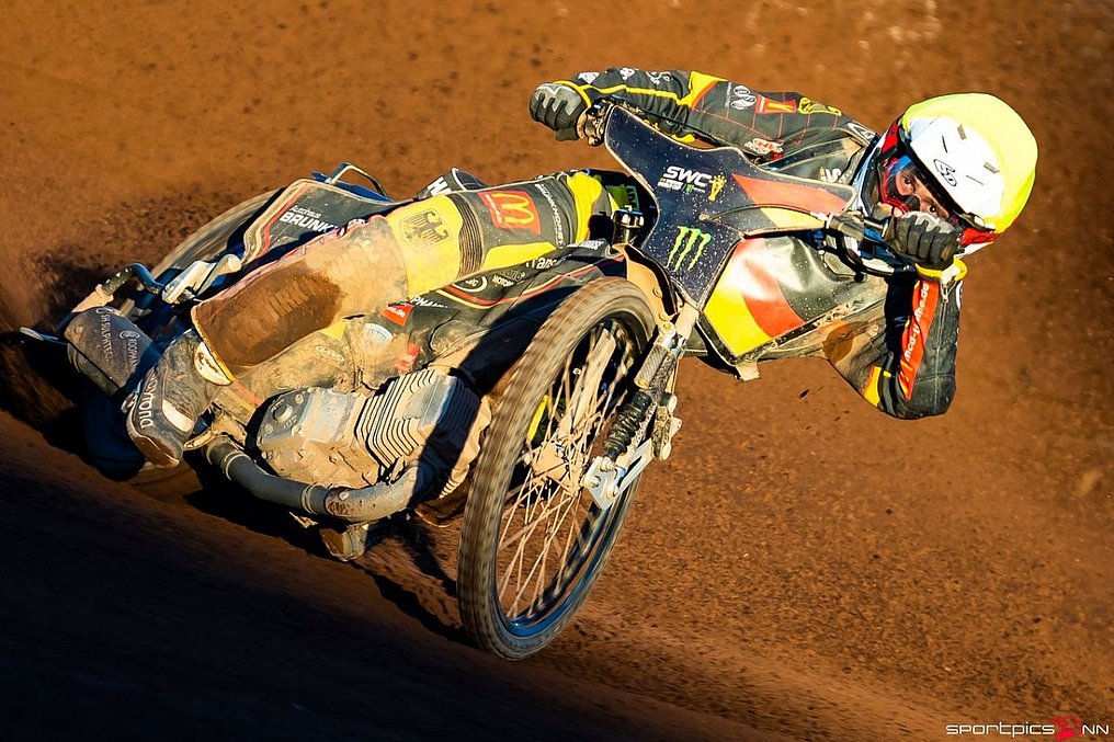 Speedway-Fahrer und Kapitän Kai Huckenbeck vom Motorsport Team Germany Speedway, FIM Speedway World Cup in Landshut 2026 Speedway-Fahrer und Kapitän Kai Huckenbeck vom Motorsport Team Germany Speedway in einer dynamischen Kurvenfahrt beim FIM Speedway World Cup 2026 in Landshut.