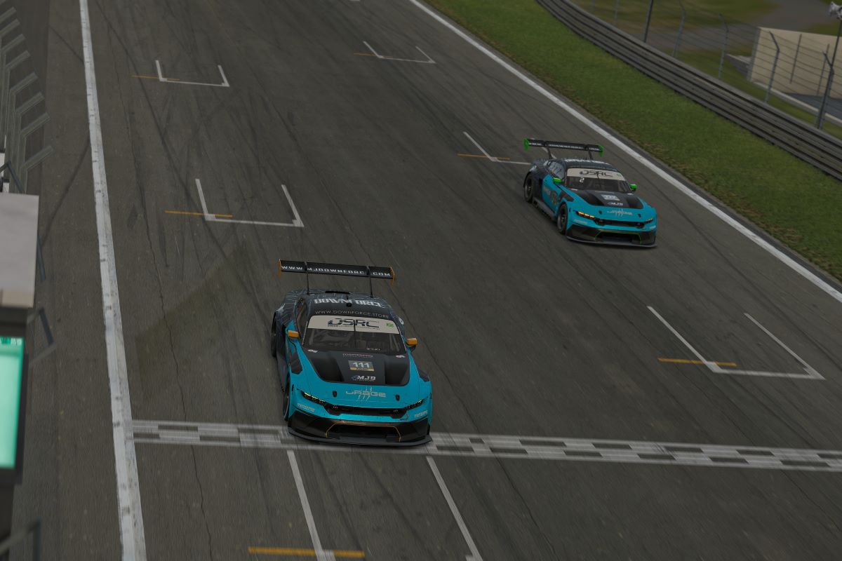 DMSB SimRacing Championship – Sprint Serie, Zieleinfahrt Peter Biedert und Michael Kaibach